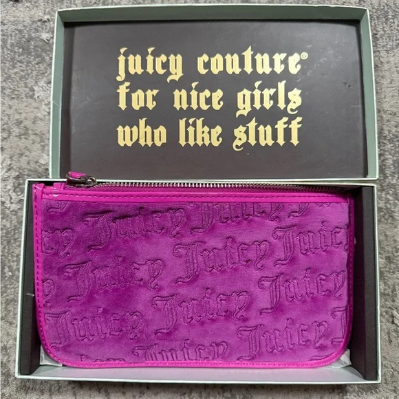 NWT Juicy Couture Wristlet with Chain - Picture 3 of 6